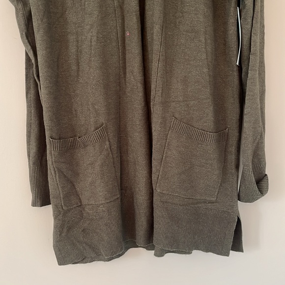 Cardigan - Picture 6 of 9